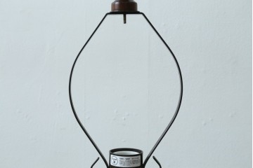 和製ヴィンテージ　北海道民芸家具　木枠の曲線と挽物脚が印象的な卓上照明　(R-084123)