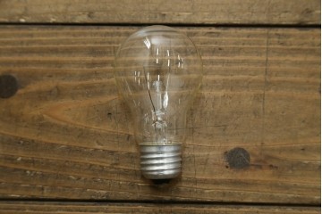 和製ヴィンテージ　北海道民芸家具　木枠の曲線と挽物脚が印象的な卓上照明　(R-084123)