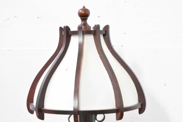 和製ヴィンテージ　北海道民芸家具　木枠の曲線と挽物脚が印象的な卓上照明　(R-084123)