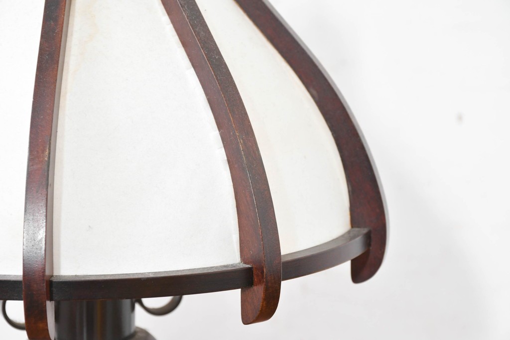 和製ヴィンテージ　北海道民芸家具　木枠の曲線と挽物脚が印象的な卓上照明　(R-084123)