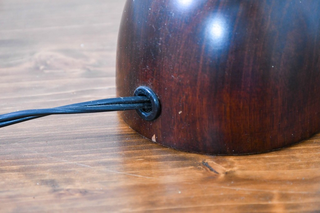 和製ヴィンテージ　北海道民芸家具　木枠の曲線と挽物脚が印象的な卓上照明　(R-084123)