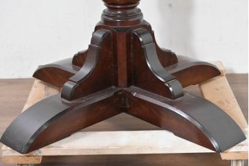 中古　美品　松本民芸家具　気品漂うクラシックなラウンドテーブル(D型ペディスタル卓、ダイニングテーブル、4人掛け、2人掛け、食卓、丸テーブル、カフェテーブル)(R-084124)