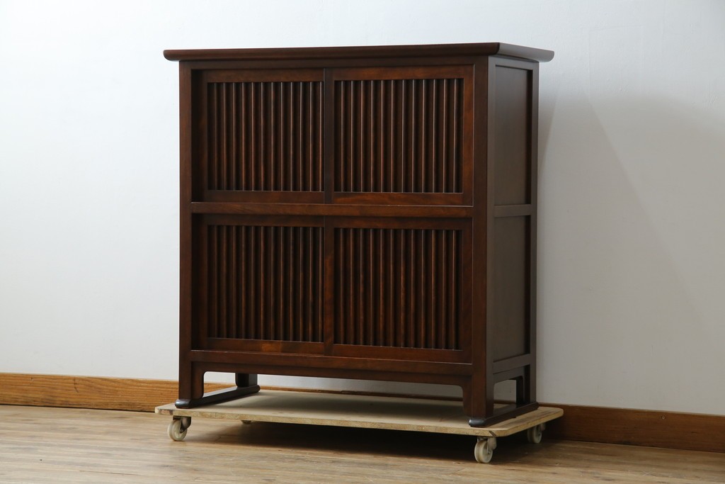 中古　美品　松本民芸家具　A型舞良茶タンス　洗練された佇まいの収納棚　(R-084125)