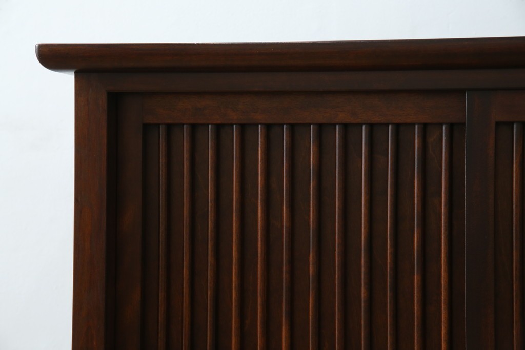 中古　美品　松本民芸家具　A型舞良茶タンス　洗練された佇まいの収納棚　(R-084125)