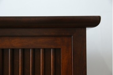 中古　美品　松本民芸家具　A型舞良茶タンス　洗練された佇まいの収納棚　(R-084125)