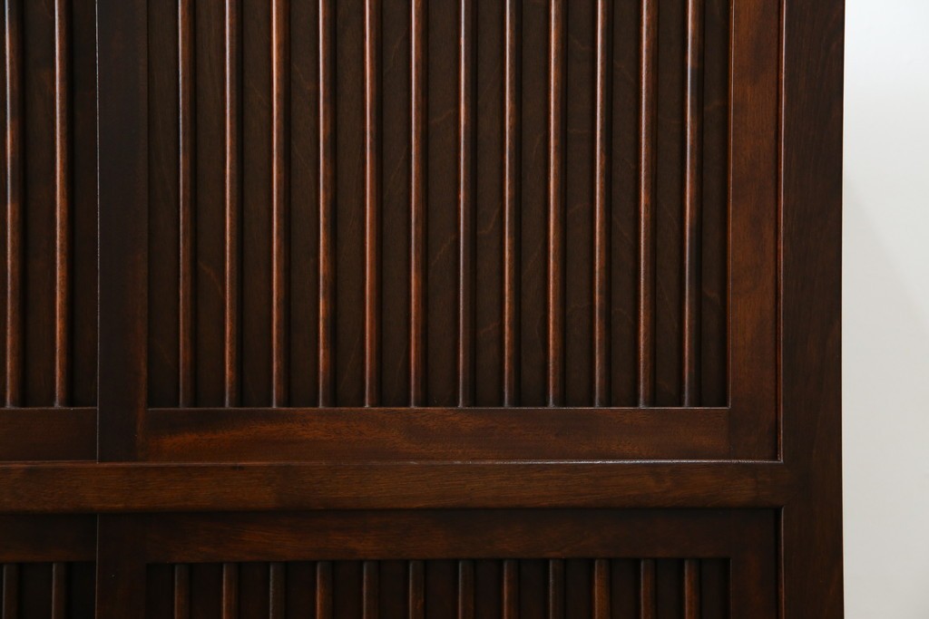 中古　美品　松本民芸家具　A型舞良茶タンス　洗練された佇まいの収納棚　(R-084125)