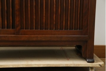 中古　美品　松本民芸家具　A型舞良茶タンス　洗練された佇まいの収納棚　(R-084125)