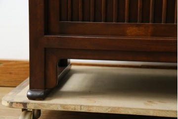 中古　美品　松本民芸家具　A型舞良茶タンス　洗練された佇まいの収納棚　(R-084125)