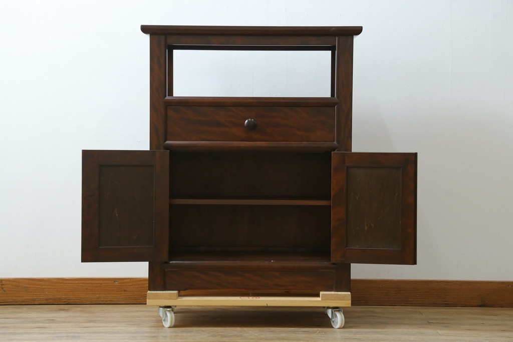 中古　松本民芸家具　和室にも洋室にも馴染む小振りなサイドキャビネット　(R-084126)