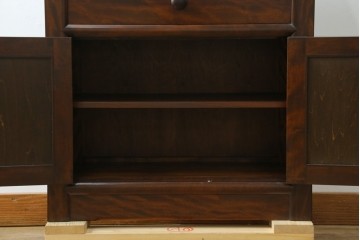 中古　松本民芸家具　和室にも洋室にも馴染む小振りなサイドキャビネット　(R-084126)