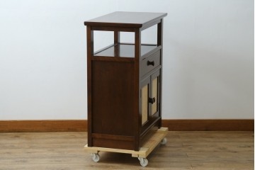 中古　松本民芸家具　和室にも洋室にも馴染む小振りなサイドキャビネット　(R-084126)