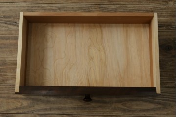 中古　松本民芸家具　和室にも洋室にも馴染む小振りなサイドキャビネット　(R-084126)