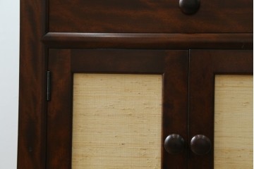 中古　松本民芸家具　和室にも洋室にも馴染む小振りなサイドキャビネット　(R-084126)