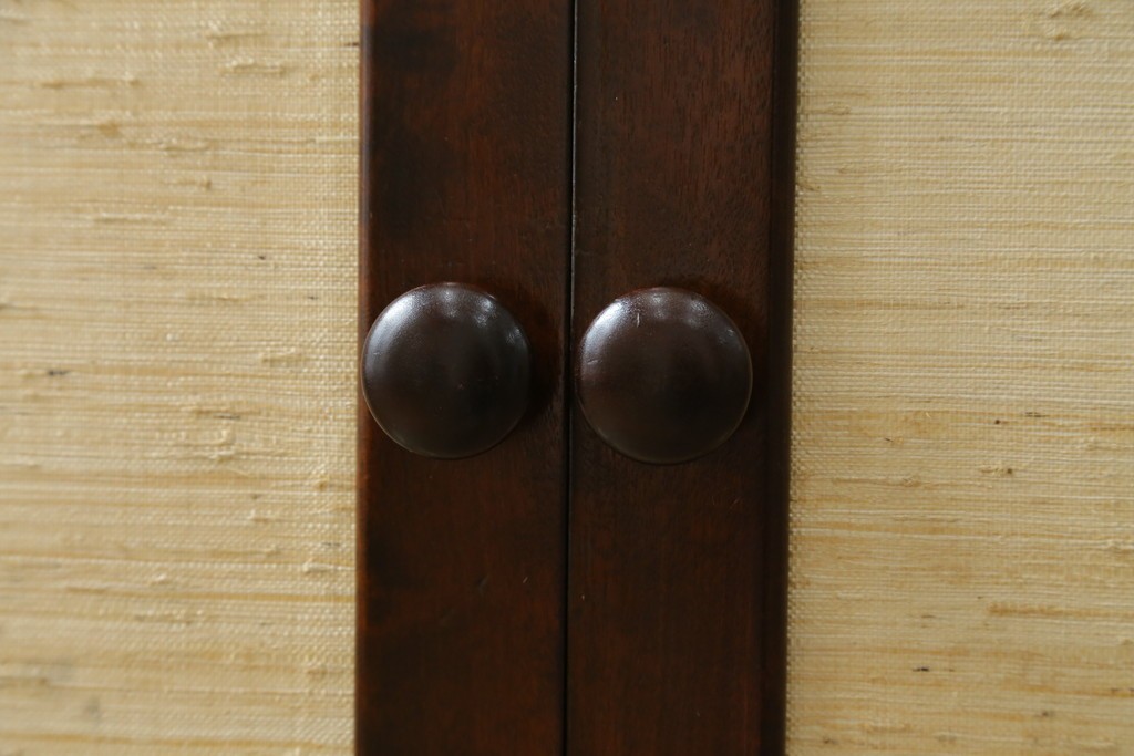 中古　松本民芸家具　和室にも洋室にも馴染む小振りなサイドキャビネット　(R-084126)