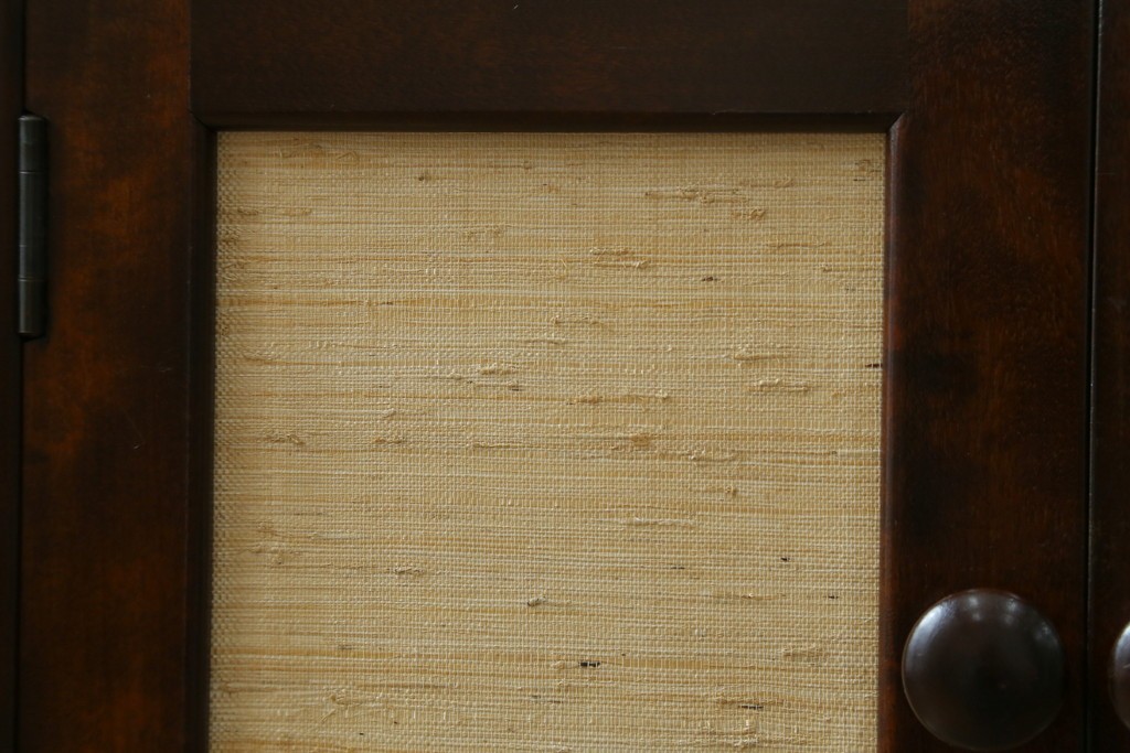 中古　松本民芸家具　和室にも洋室にも馴染む小振りなサイドキャビネット　(R-084126)