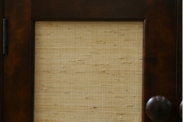 中古　松本民芸家具　和室にも洋室にも馴染む小振りなサイドキャビネット　(R-084126)