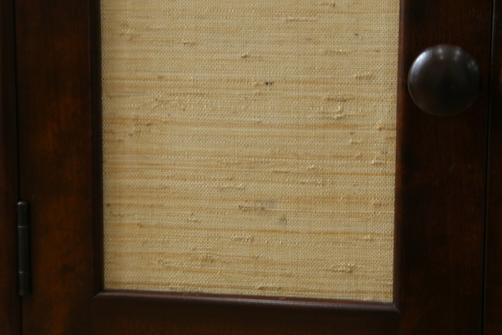 中古　松本民芸家具　和室にも洋室にも馴染む小振りなサイドキャビネット　(R-084126)