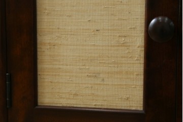 中古　松本民芸家具　和室にも洋室にも馴染む小振りなサイドキャビネット　(R-084126)