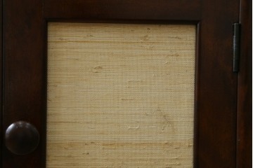 中古　松本民芸家具　和室にも洋室にも馴染む小振りなサイドキャビネット　(R-084126)