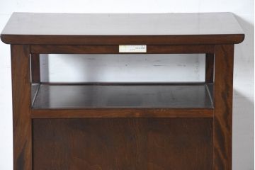 中古　松本民芸家具　和室にも洋室にも馴染む小振りなサイドキャビネット(サイドテーブル、コンソールテーブル、ナイトテーブル、戸棚、収納棚、茶棚、電話台、飾り棚)(R-084126)