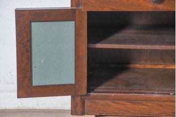 中古　松本民芸家具　和室にも洋室にも馴染む小振りなサイドキャビネット(サイドテーブル、コンソールテーブル、ナイトテーブル、戸棚、収納棚、茶棚、電話台、飾り棚)(R-084126)
