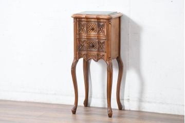 中古　海外輸入家具　天板大理石　クラシックなデザインが魅力の引き出し収納付きサイドテーブル(カフェテーブル、ナイトテーブル、花台、飾り台)(R-084127)