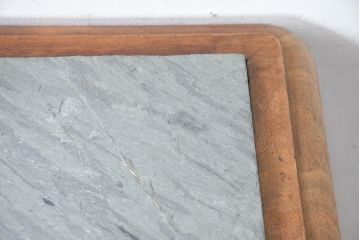 中古　海外輸入家具　天板大理石　クラシックなデザインが魅力の引き出し収納付きサイドテーブル(カフェテーブル、ナイトテーブル、花台、飾り台)(R-084127)