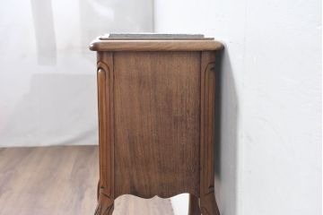 中古　海外輸入家具　天板大理石　クラシックなデザインが魅力の引き出し収納付きサイドテーブル(カフェテーブル、ナイトテーブル、花台、飾り台)(R-084127)