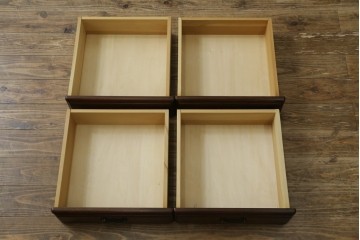 中古　美品　静岡老舗家具メーカー　IDF太田長　栗材　アトランタ(ATLANTA)　上品な彫刻デザインと多機能収納が魅力のサイドボード　(R-084129)