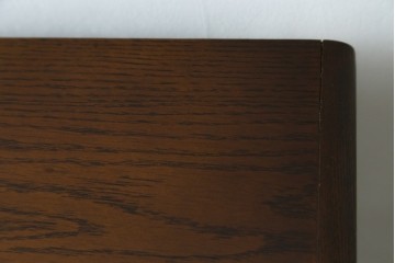 中古　美品　静岡老舗家具メーカー　IDF太田長　栗材　アトランタ(ATLANTA)　上品な彫刻デザインと多機能収納が魅力のサイドボード　(R-084129)