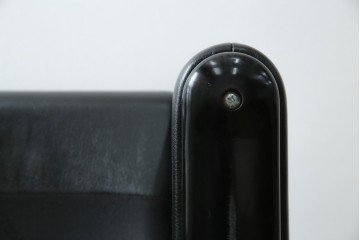 中古　美品　Cassina(カッシーナ)　675　MARALUNGA(マラルンガ)　本革(レザー)　洗練されたモダンデザインと極上の座り心地を兼ね備えた1人掛けソファ+オットマンのセット　定価約150万円　(R-084130)