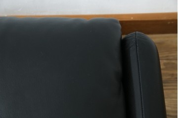 中古　美品　Cassina(カッシーナ)　675　MARALUNGA(マラルンガ)　本革(レザー)　洗練されたモダンデザインと極上の座り心地を兼ね備えた1人掛けソファ+オットマンのセット　定価約150万円　(R-084130)