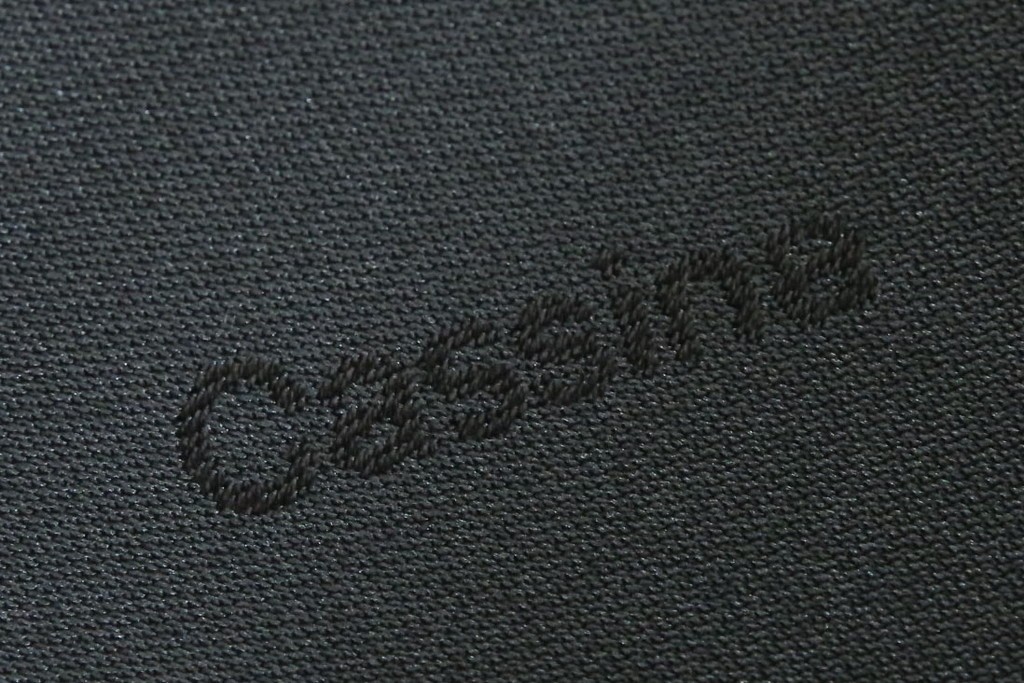 中古　美品　Cassina(カッシーナ)　675　MARALUNGA(マラルンガ)　本革(レザー)　洗練されたモダンデザインと極上の座り心地を兼ね備えた1人掛けソファ+オットマンのセット　定価約150万円　(R-084130)