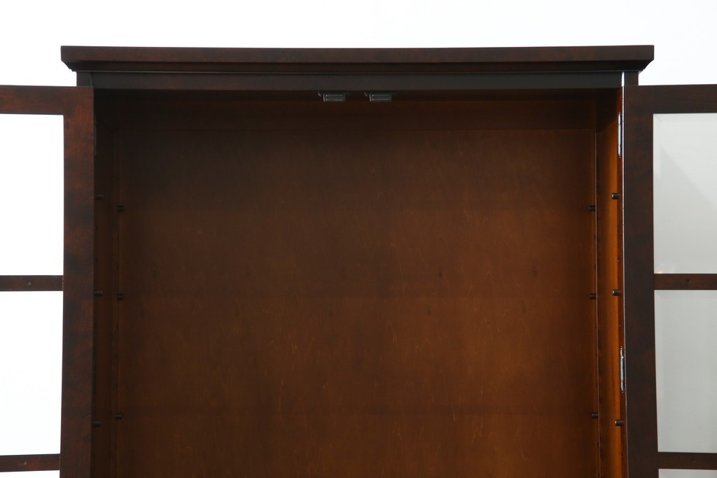 中古　美品　北海道民芸家具　HM160K　洗練されたデザインで空間に上質感をプラスする食器棚　(R-084131)