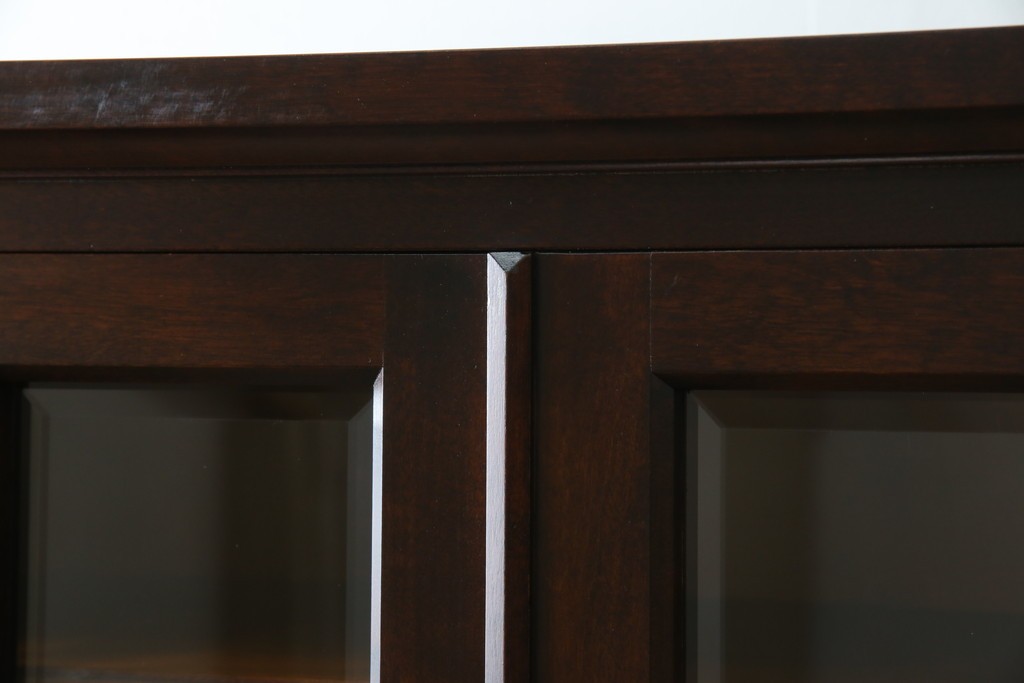 中古　美品　北海道民芸家具　HM160K　洗練されたデザインで空間に上質感をプラスする食器棚　(R-084131)