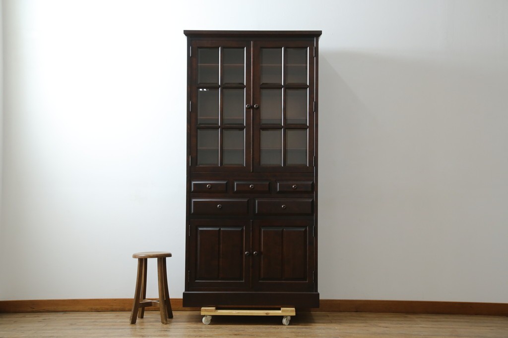 中古　美品　北海道民芸家具　HM160K　洗練されたデザインで空間に上質感をプラスする食器棚　(R-084131)