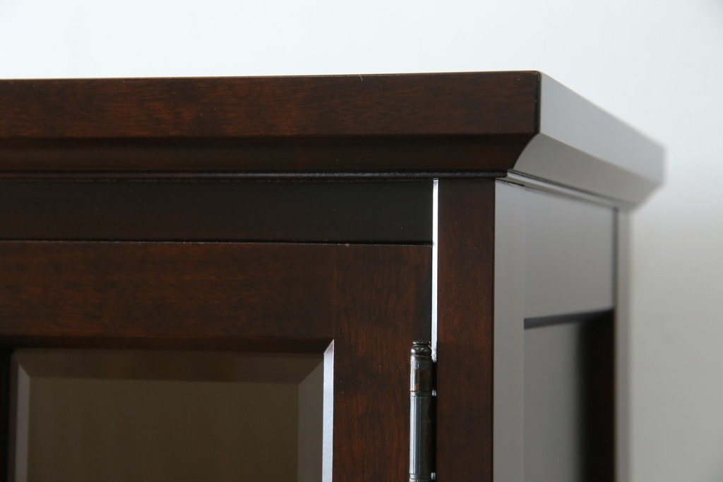 中古　美品　北海道民芸家具　HM160K　洗練されたデザインで空間に上質感をプラスする食器棚　(R-084131)