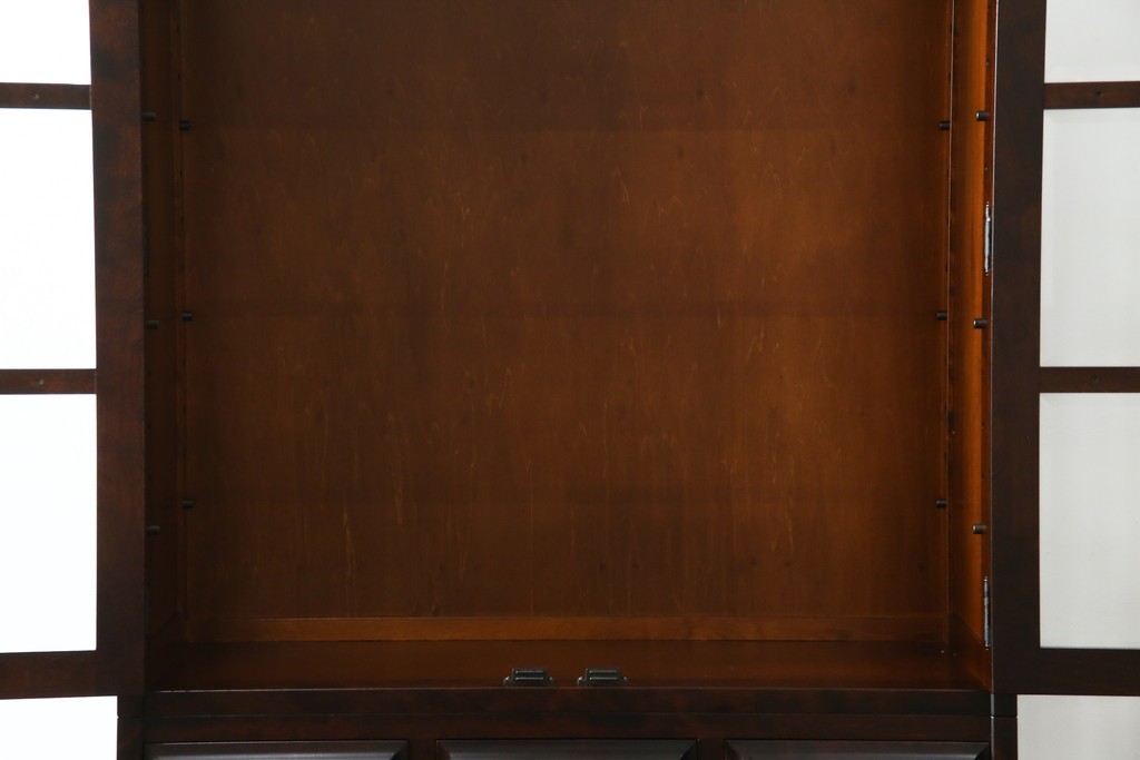 中古　美品　北海道民芸家具　HM160K　洗練されたデザインで空間に上質感をプラスする食器棚　(R-084131)