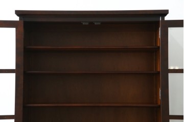 中古　美品　北海道民芸家具　HM160K　洗練されたデザインで空間に上質感をプラスする食器棚　(R-084131)