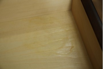 中古　美品　北海道民芸家具　HM160K　洗練されたデザインで空間に上質感をプラスする食器棚　(R-084131)