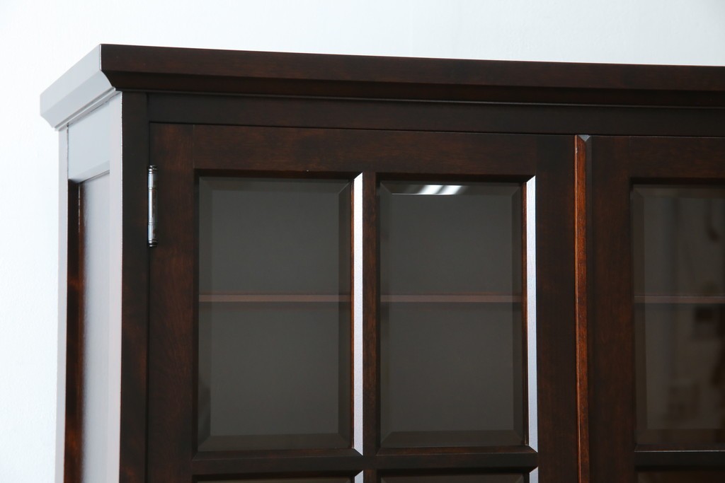 中古　美品　北海道民芸家具　HM160K　洗練されたデザインで空間に上質感をプラスする食器棚　(R-084131)