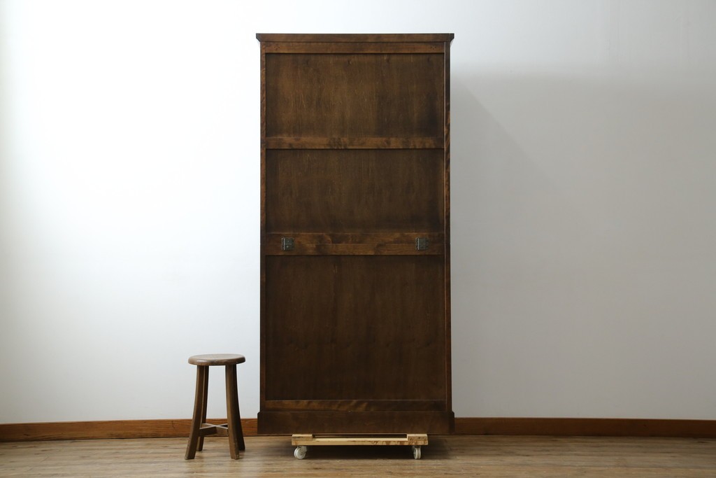 中古　美品　北海道民芸家具　HM160K　洗練されたデザインで空間に上質感をプラスする食器棚　(R-084131)