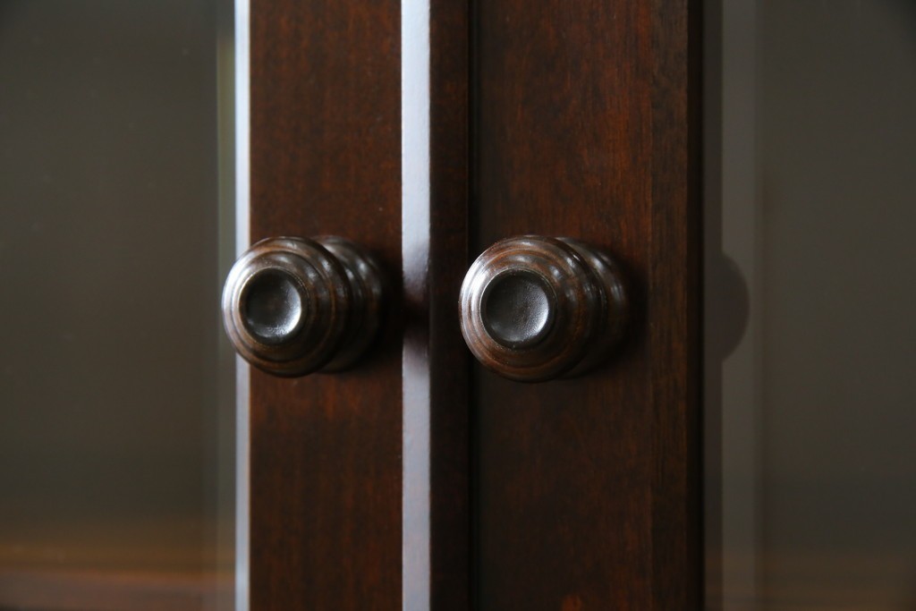 中古　美品　北海道民芸家具　HM160K　洗練されたデザインで空間に上質感をプラスする食器棚　(R-084131)