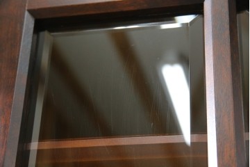 中古　美品　北海道民芸家具　HM160K　洗練されたデザインで空間に上質感をプラスする食器棚　(R-084131)