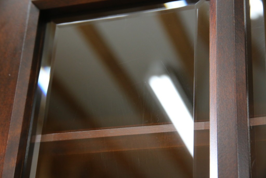 中古　美品　北海道民芸家具　HM160K　洗練されたデザインで空間に上質感をプラスする食器棚　(R-084131)