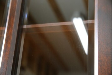 中古　美品　北海道民芸家具　HM160K　洗練されたデザインで空間に上質感をプラスする食器棚　(R-084131)