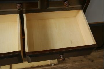 中古　美品　北海道民芸家具　天板リメイク　シックな色合いで落ち着いた空間を演出するサイドキャビネット(サイドボード、収納棚、戸棚)(R-084133)