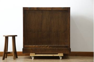中古　美品　北海道民芸家具　天板リメイク　シックな色合いで落ち着いた空間を演出するサイドキャビネット(サイドボード、収納棚、戸棚)(R-084133)