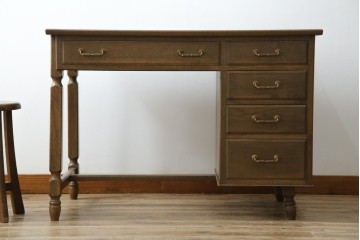 和製ビンテージ　神戸洋家具　オーク材　ノスタルジックな雰囲気漂う片袖机(ワークデスク、オフィスデスク、在宅用、在宅ワーク用、ヴィンテージ)(R-084134)