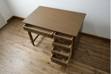 和製ビンテージ　神戸洋家具　オーク材　ノスタルジックな雰囲気漂う片袖机(ワークデスク、オフィスデスク、在宅用、在宅ワーク用、ヴィンテージ)(R-084134)